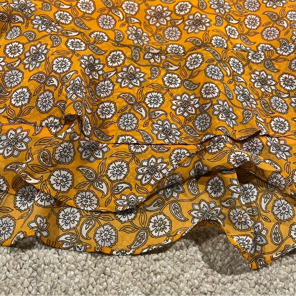 ✨2 for $10✨Cute Yellow Mini Skirt - Picture 2 of 5